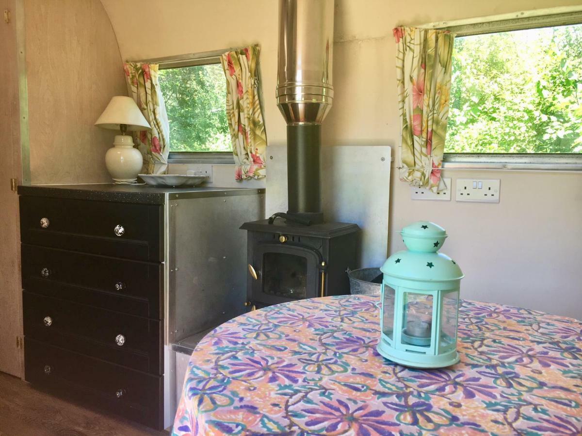 Cotswolds Camping At Holycombe 希普顿斯图尔 外观 照片